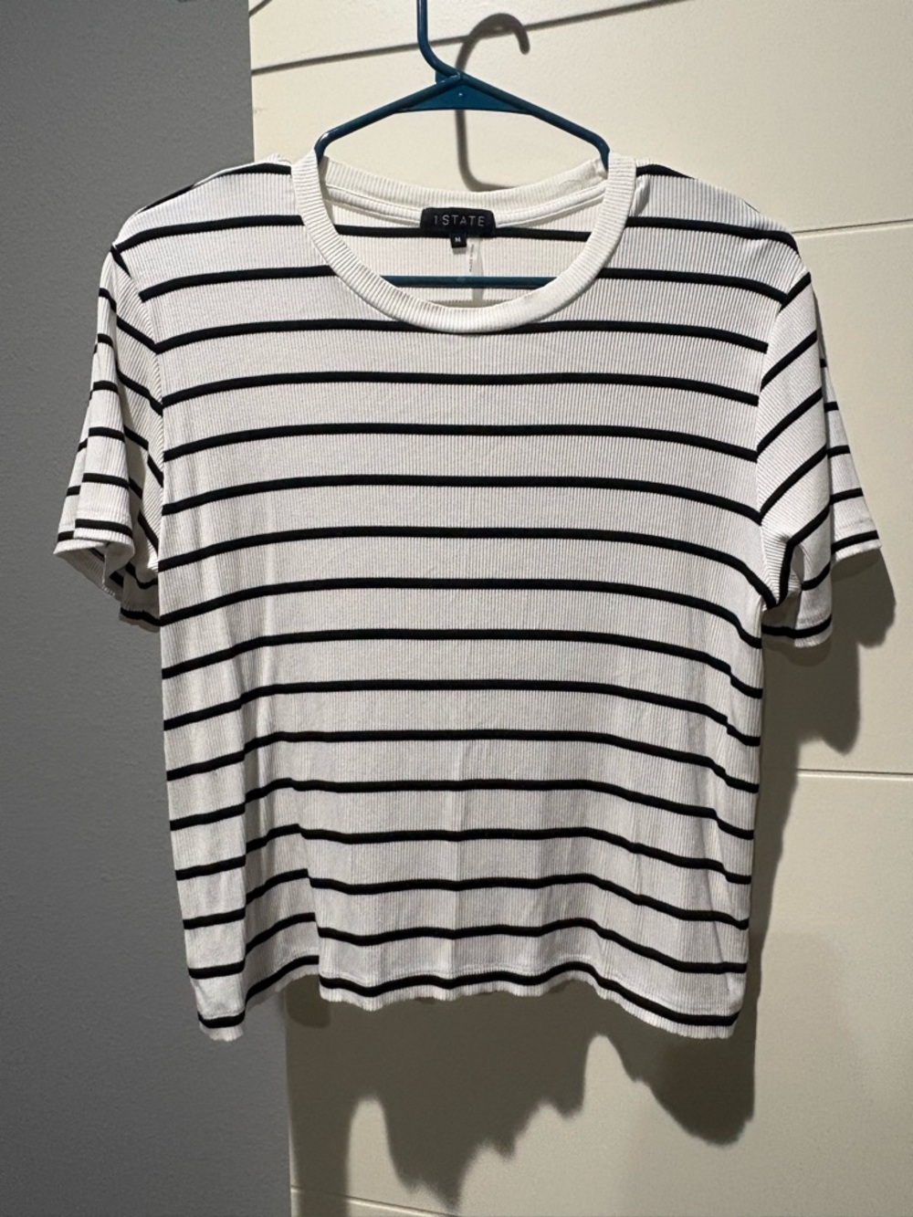 1 State White Tee Black Stripes Womens Juniors Top Medium M EUC